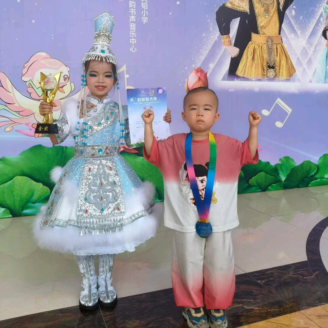 我是涵宝和浩杰的干爹