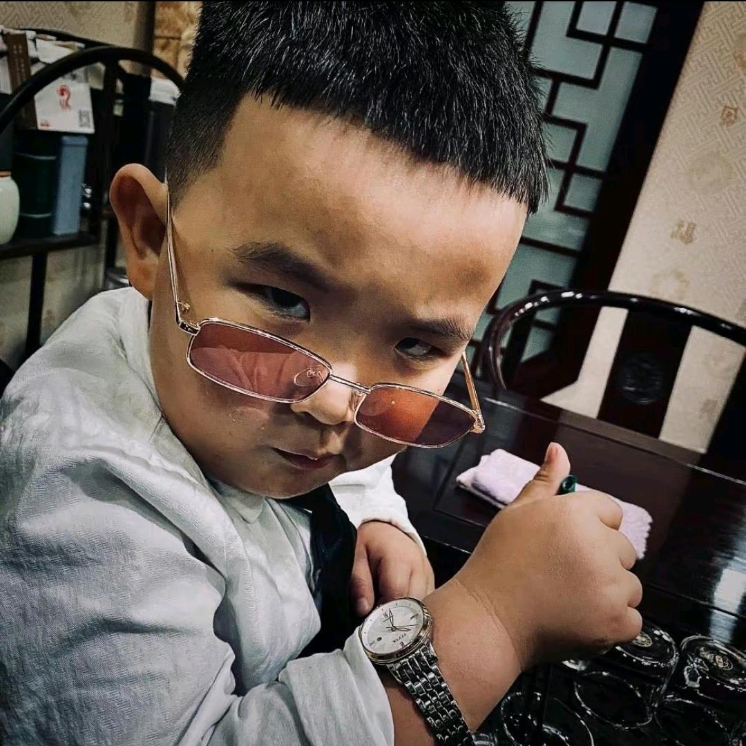 小孩哥2025年保证发财✌