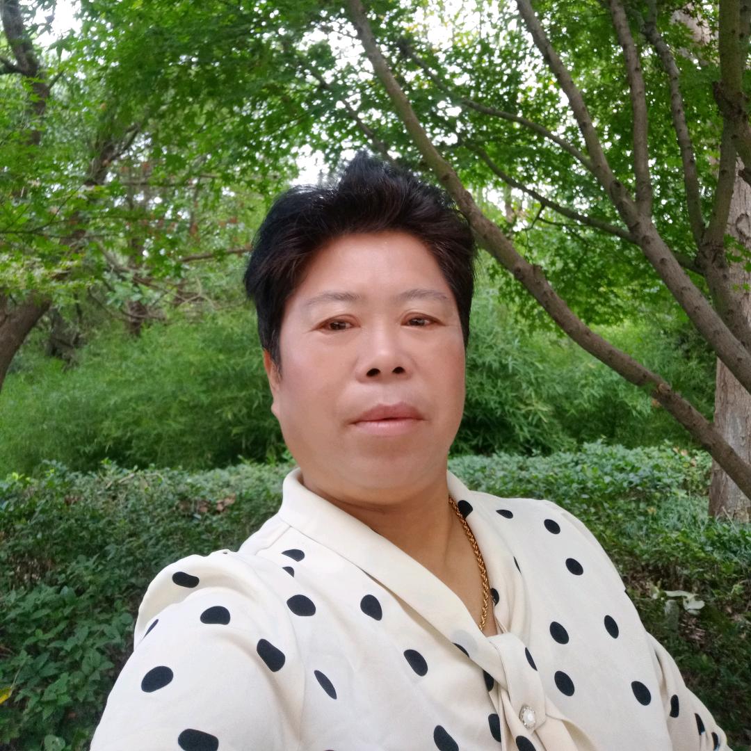 詹本英