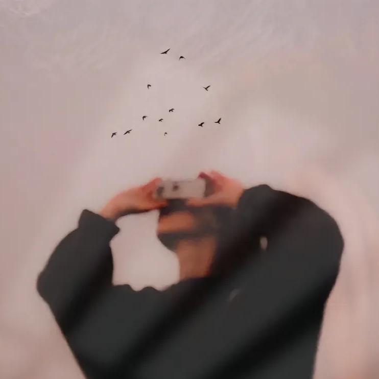 洛