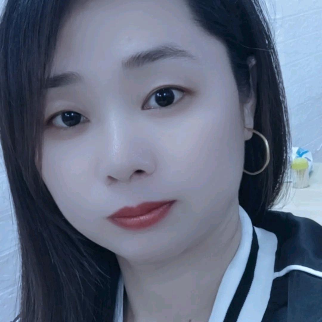 李娜英
