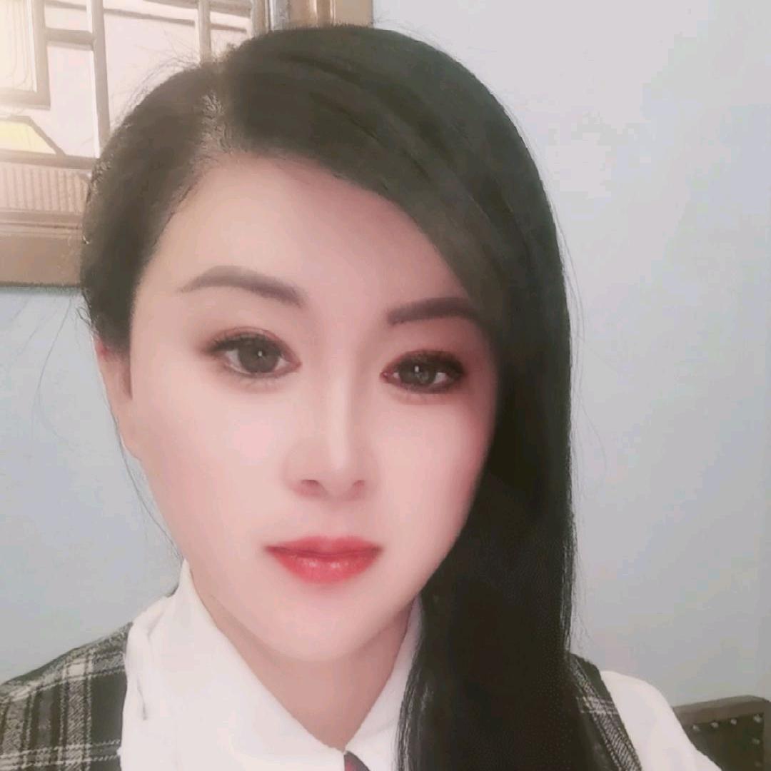 何氏国际集团掌门人：何君