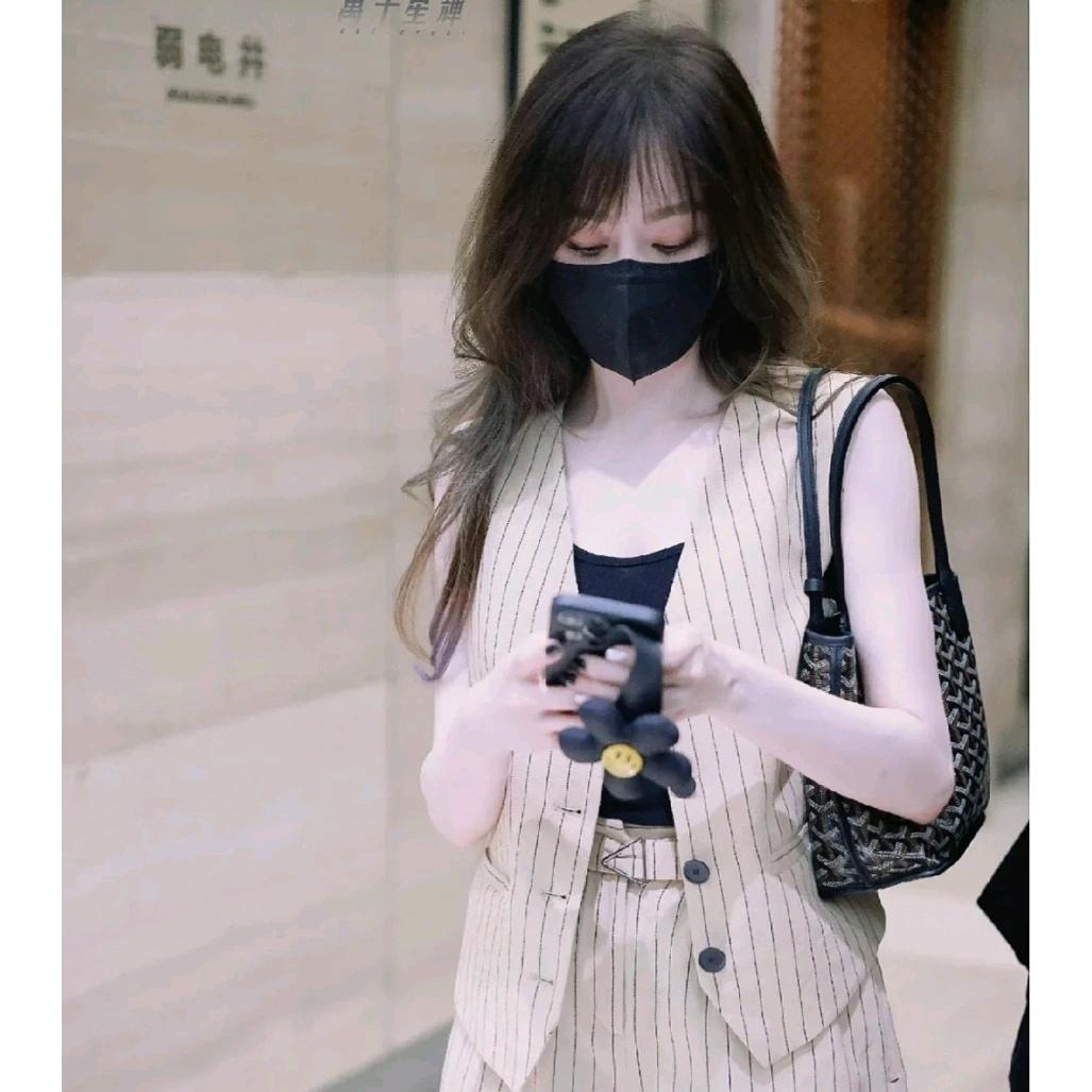 自由嘚慵懒午后