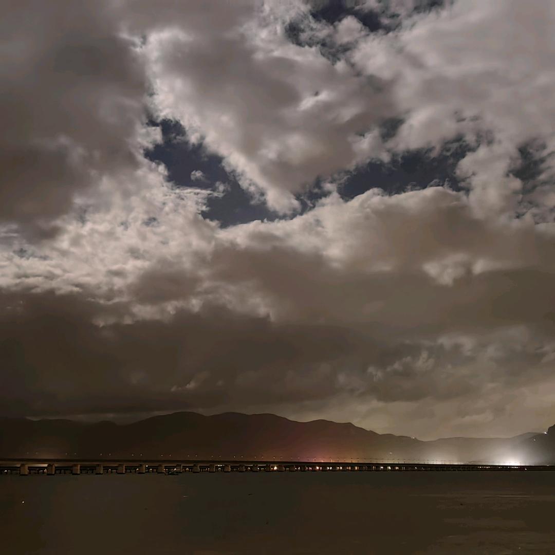 👊🏿👊🏿👊🏿🌚