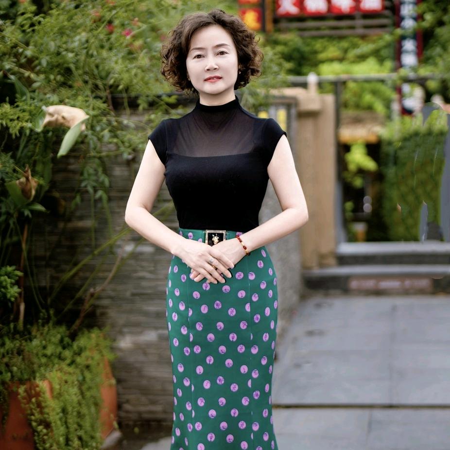 达州姐妹化妆美甲一易姐