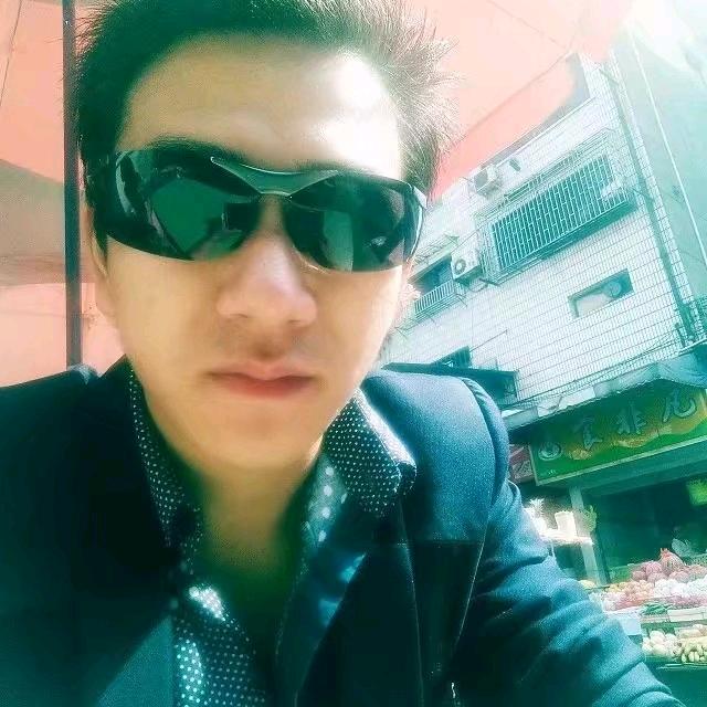 卡$曼