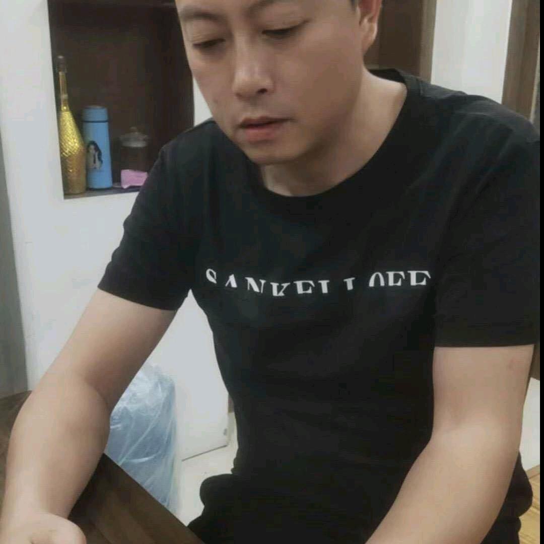 朗美服饰