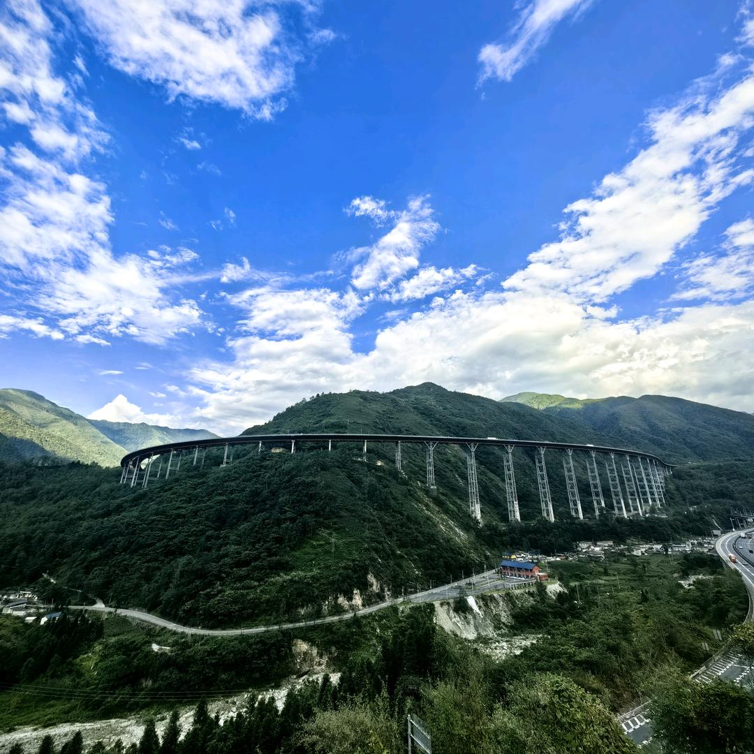 柒  月