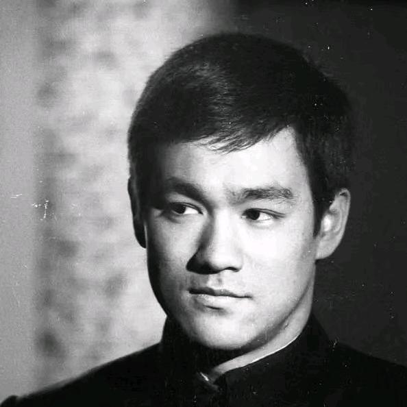 旅游吃货小鱼儿（李小龙迷弟）