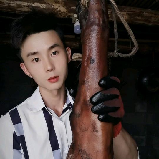 高山烟熏腊肉哥
