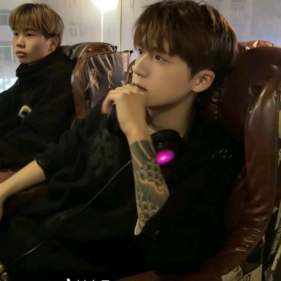 𝓪𝓯𝓯𝓮𝓬𝓽𝓲𝓸𝓷