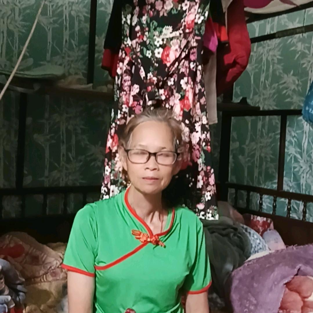 灵山梁姐.