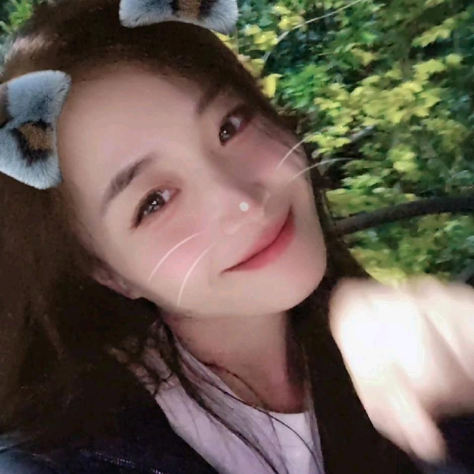 小小小草莓♌️