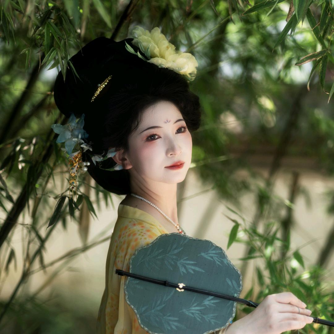 西安化妆师鸽子