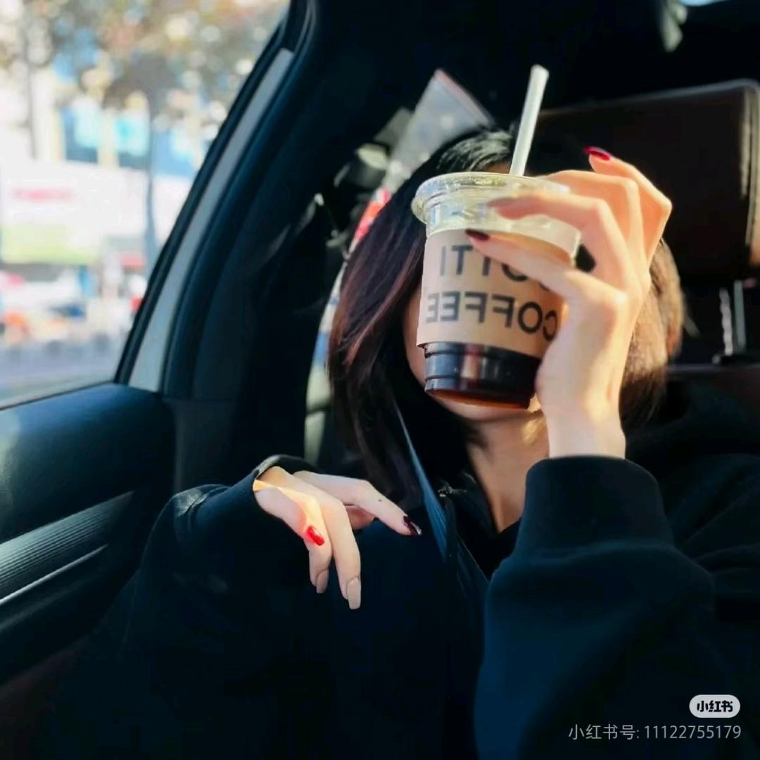 恋爱脑的脑子里有泡吗