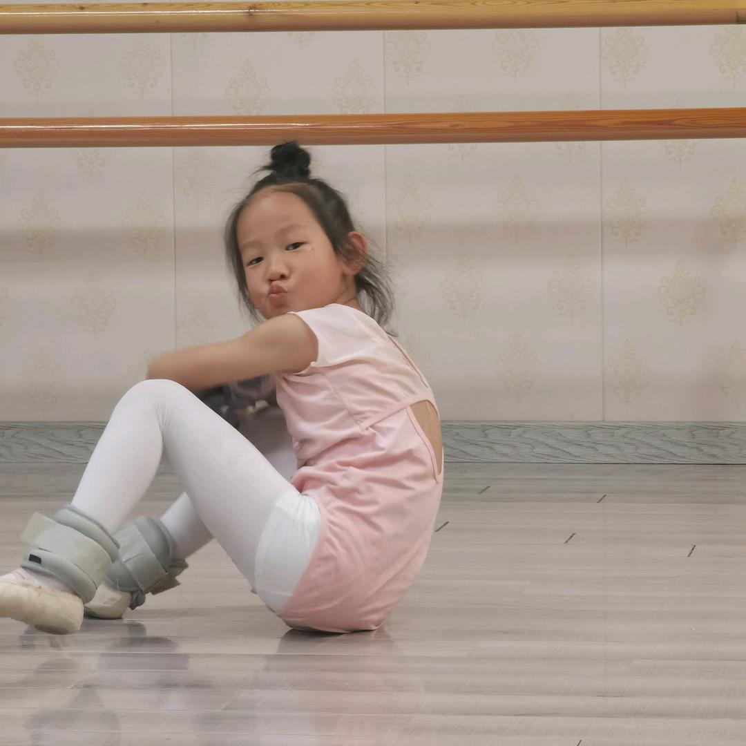 ツ奶思兔米鱿୧⍤⃝