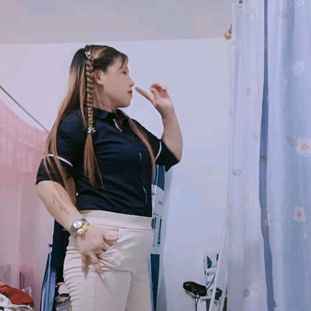 ，