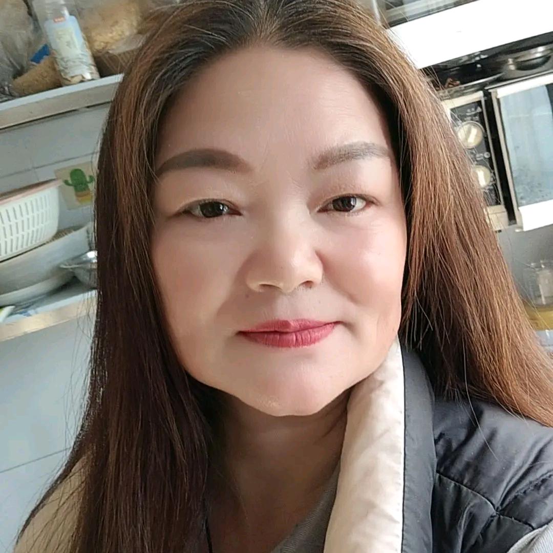 焕姐71年的猪五月十八生日有没有跟一生日