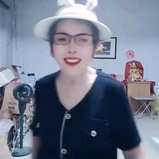 李华￥