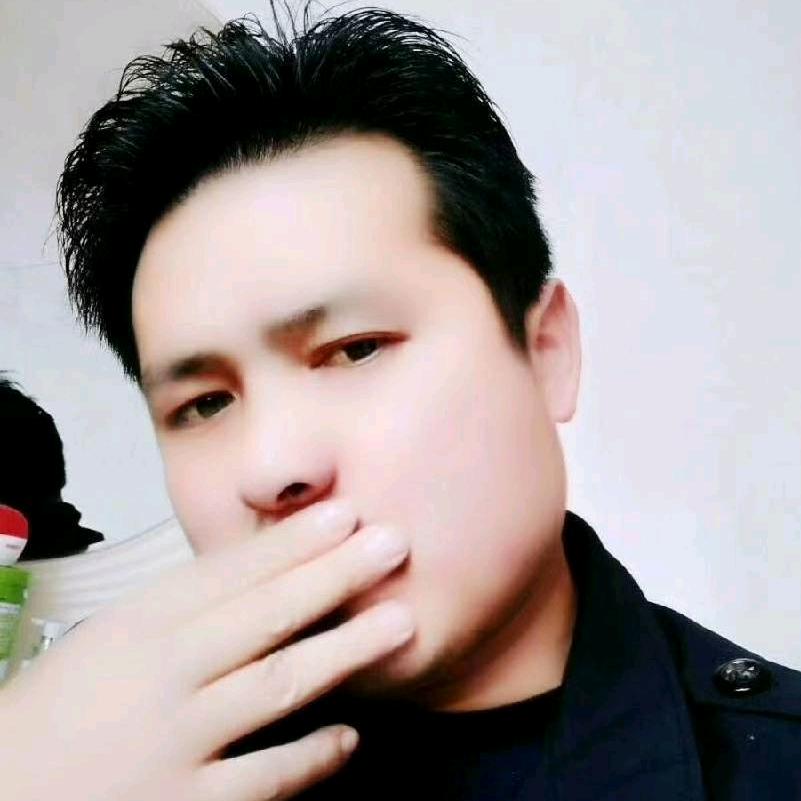 捂着心脏说胃疼