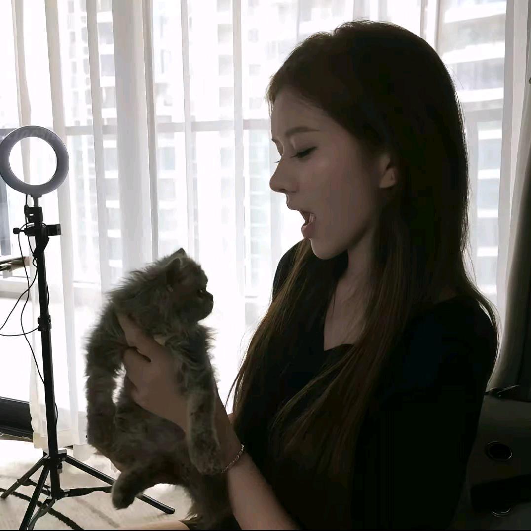 偷藏一湾星˶˃ ᵕ ˂˶