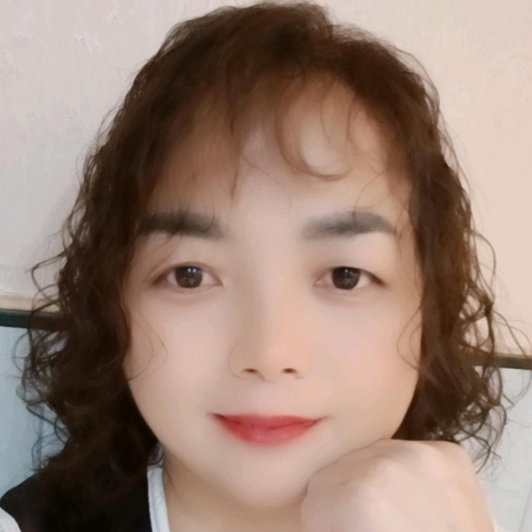 小何