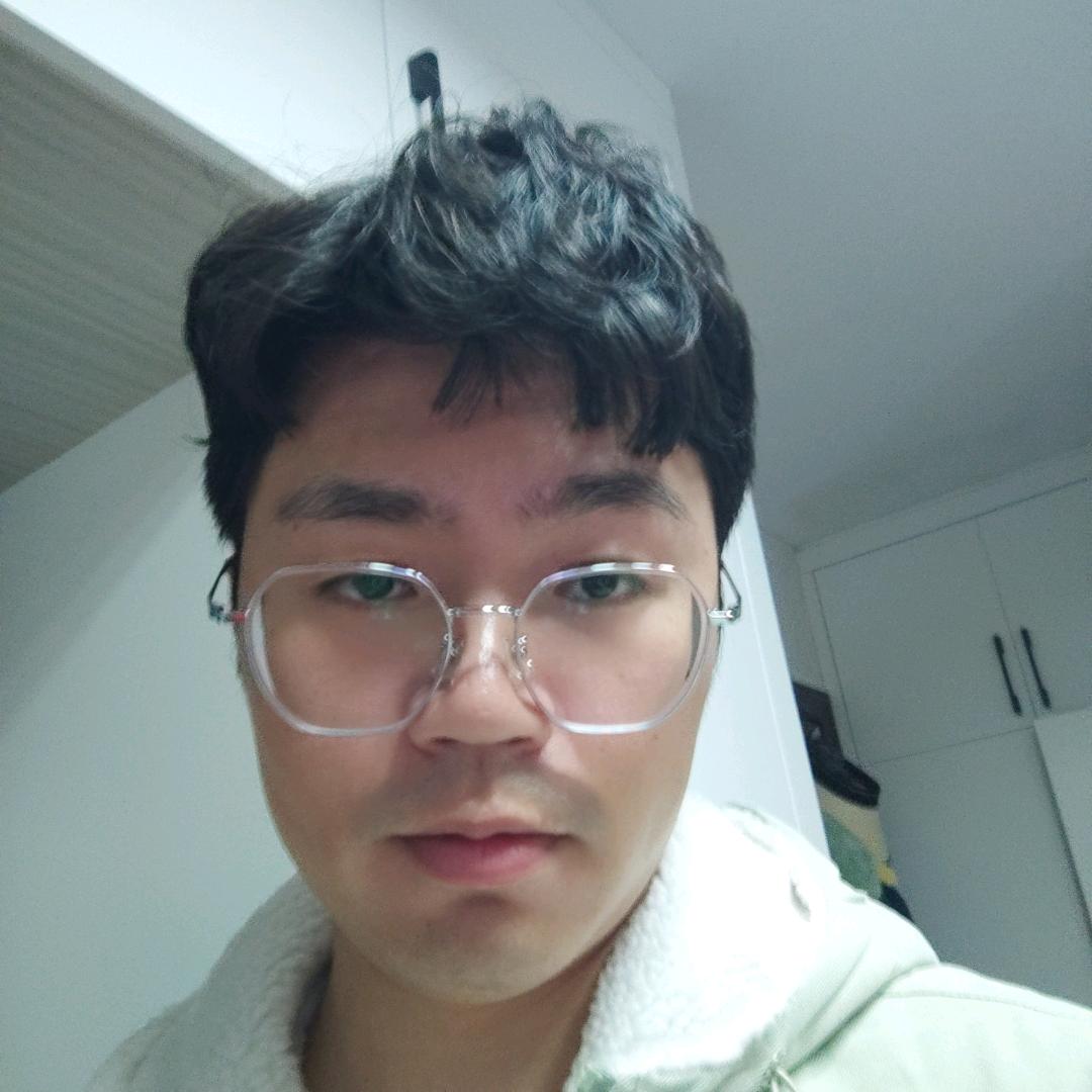 小胡子哥弹吉他