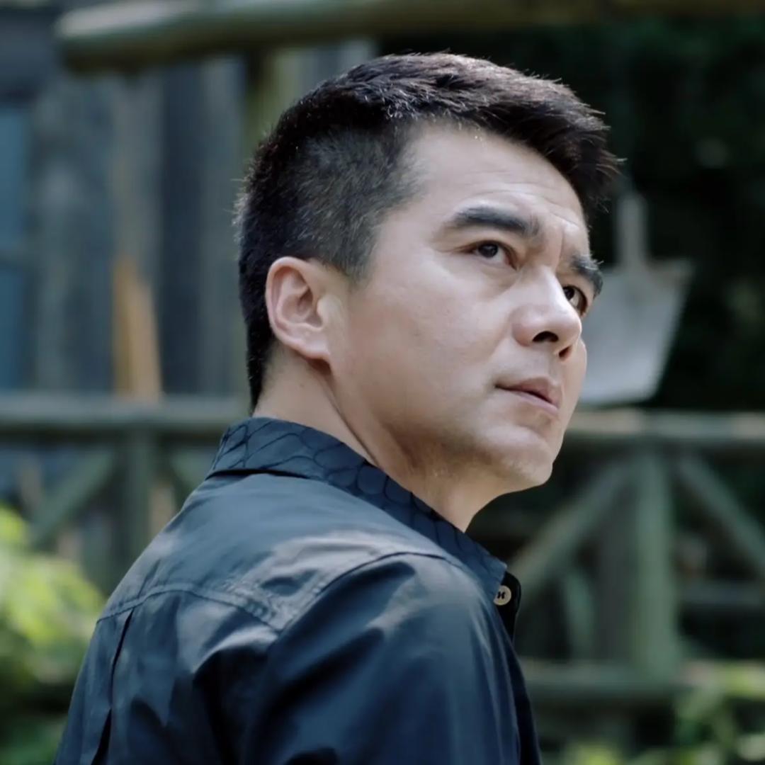 点支烟、抽抽寂寞