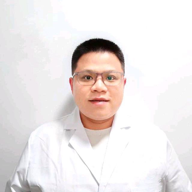 善脊道龙海锦江新城店店长郑师傅