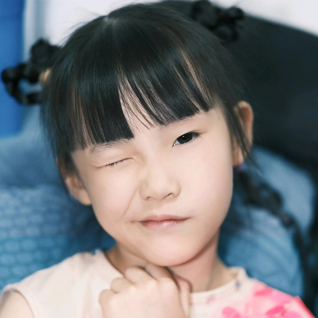 两宝~。~好。 .