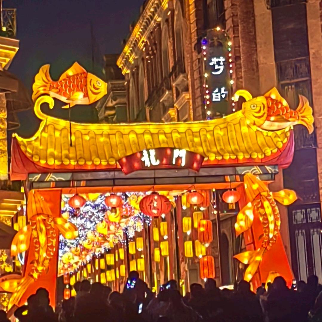 努力奋斗，幸福快乐