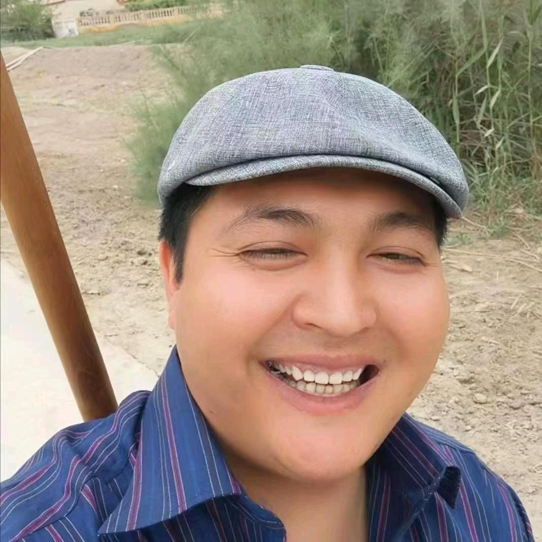 爱吃馕的小伙子