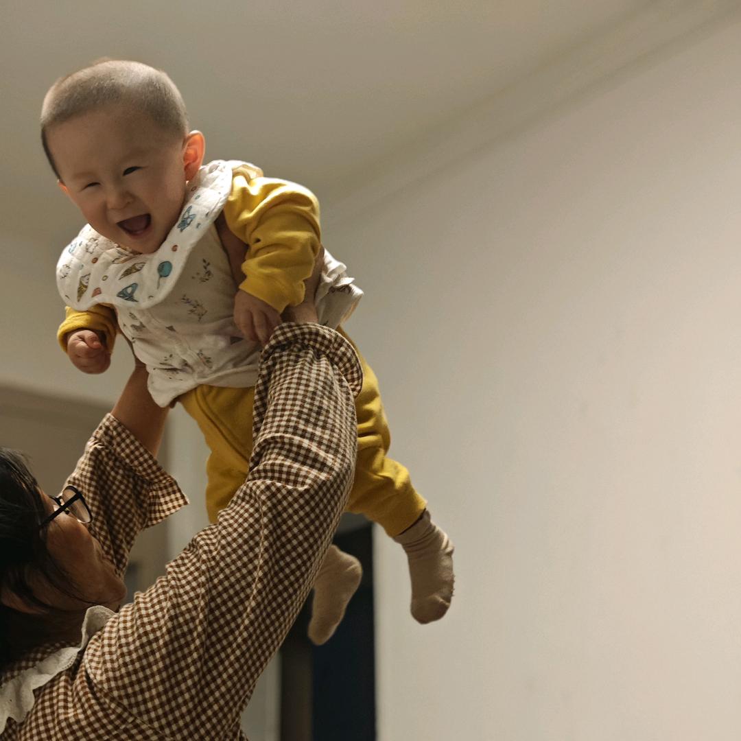 团团奶奶带娃记