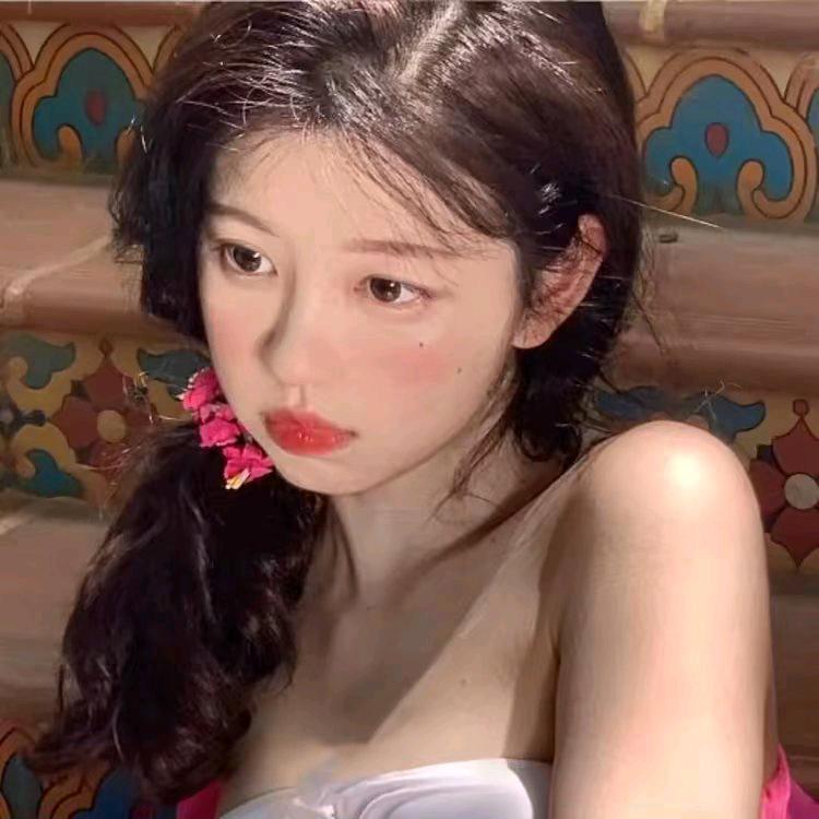 草莓味的猫（迷你世界.绯小仁之雨@）