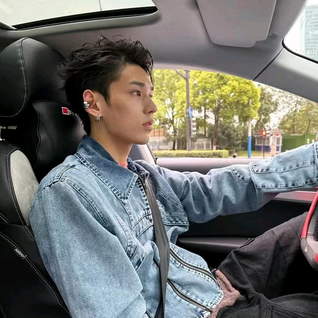 常见于