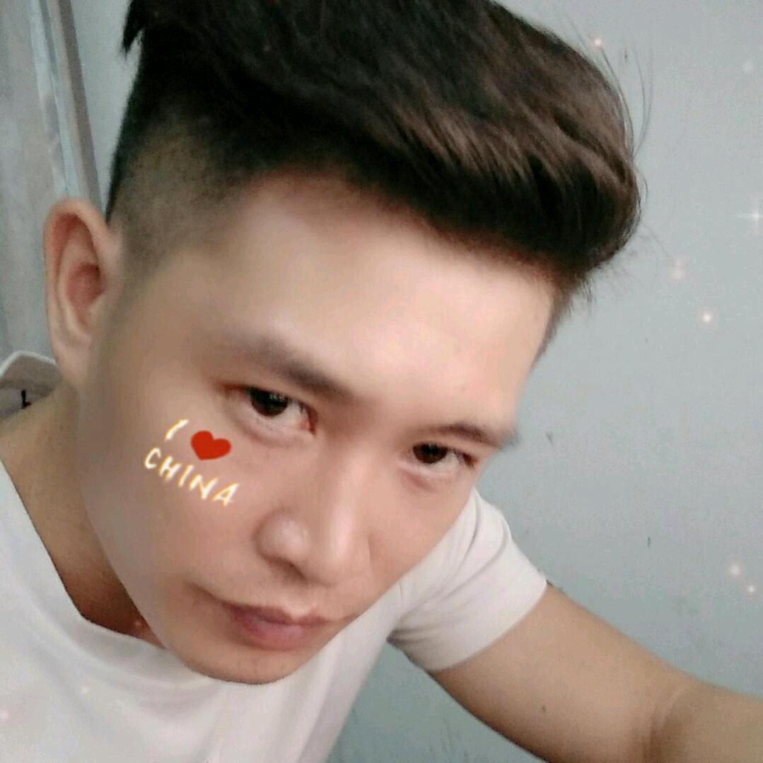 风中槐花