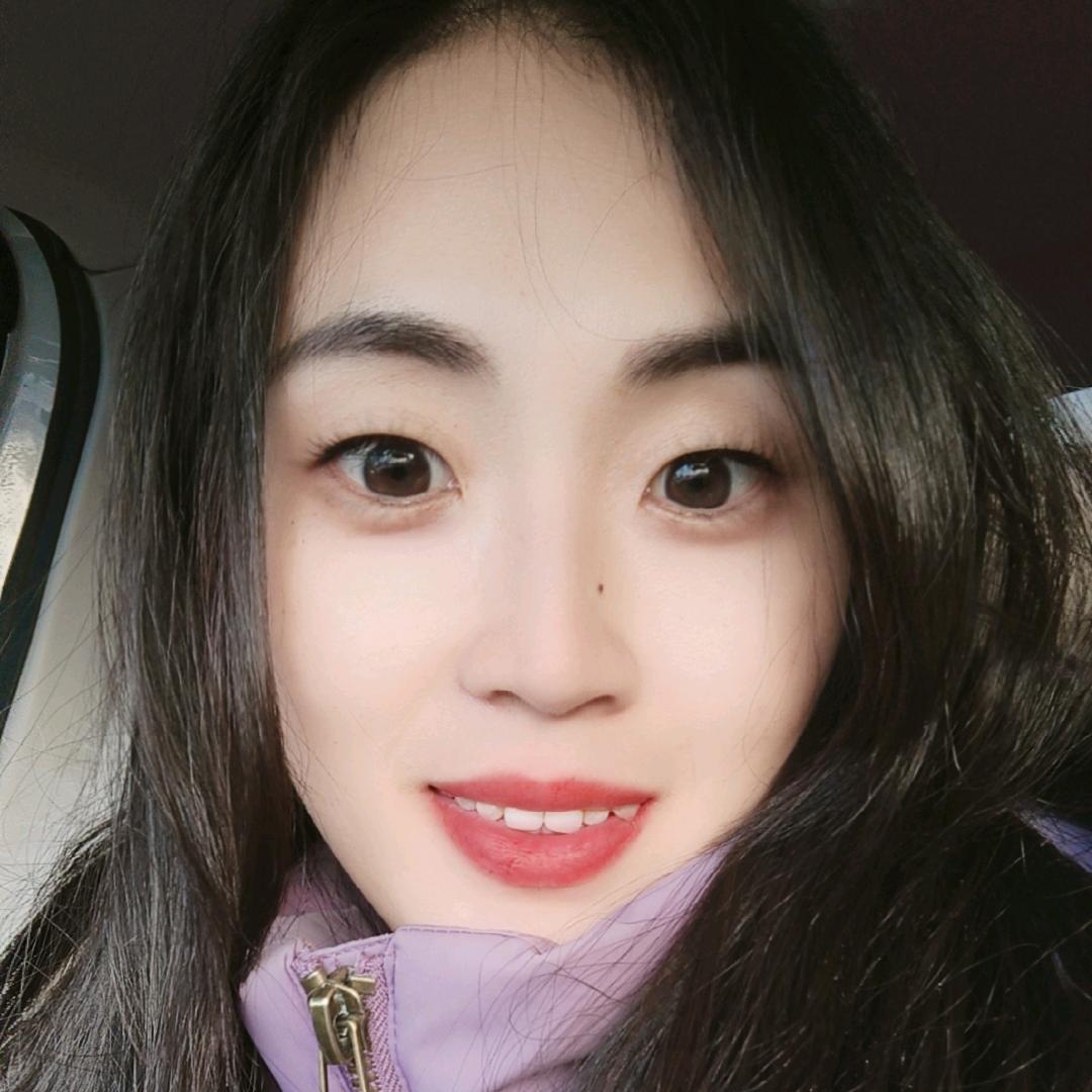 爱笑的小姐姐