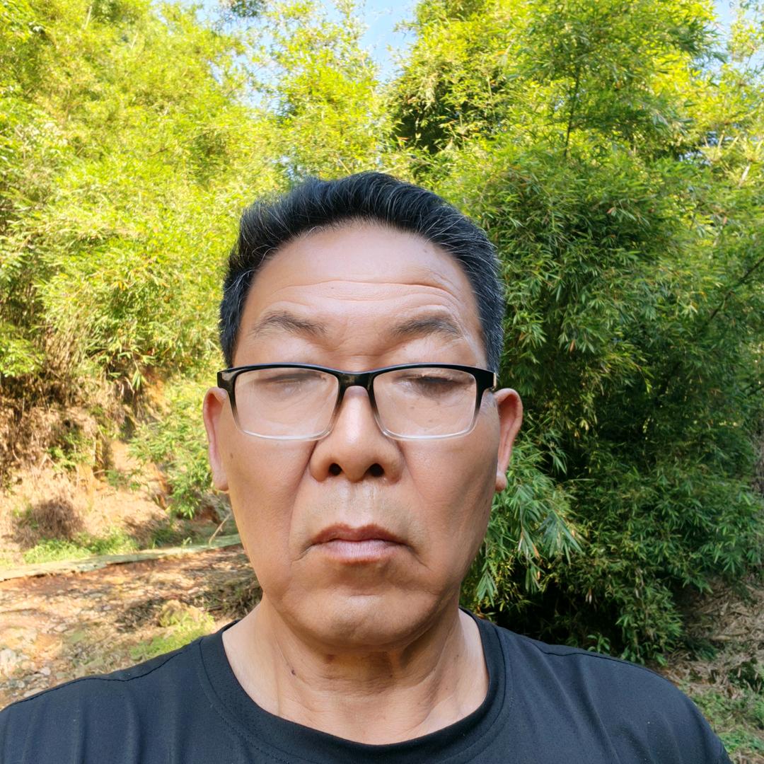 烟斗哥—晚上6点40分开播