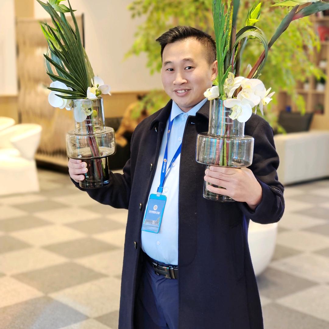 宝润国际杨主管