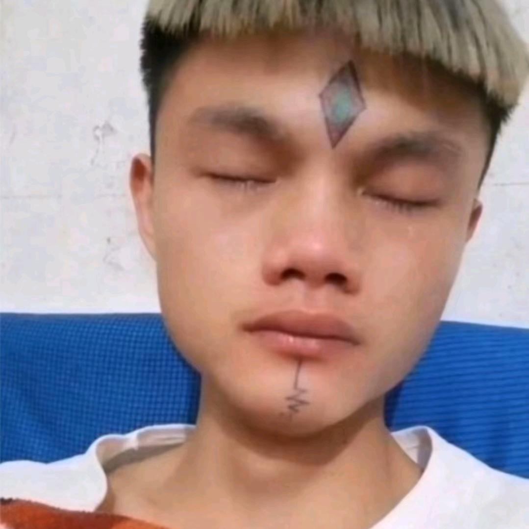 白6662头像