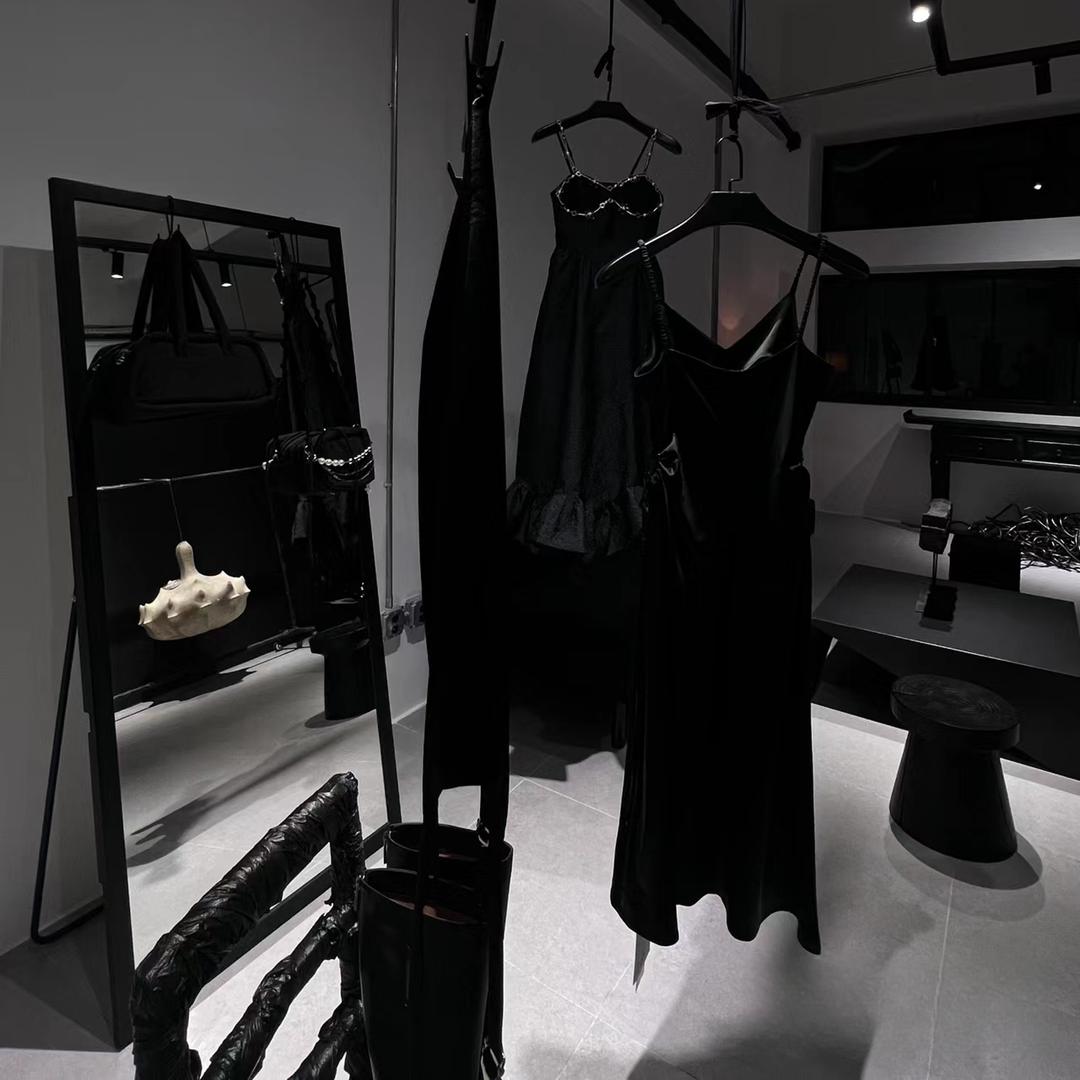 月亮不亮studio（钮钴禄版）