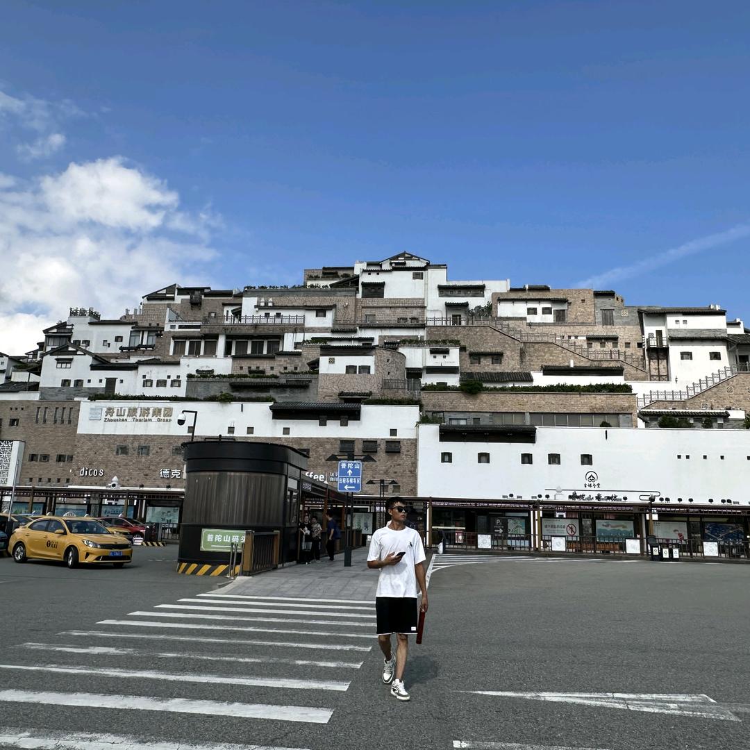 就叫我小王吧