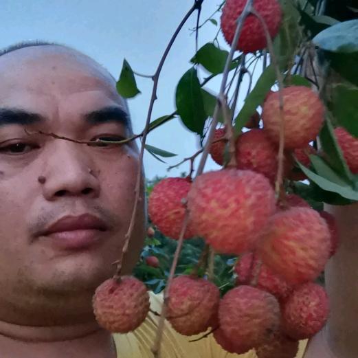 钟志健回味鲜果小铺