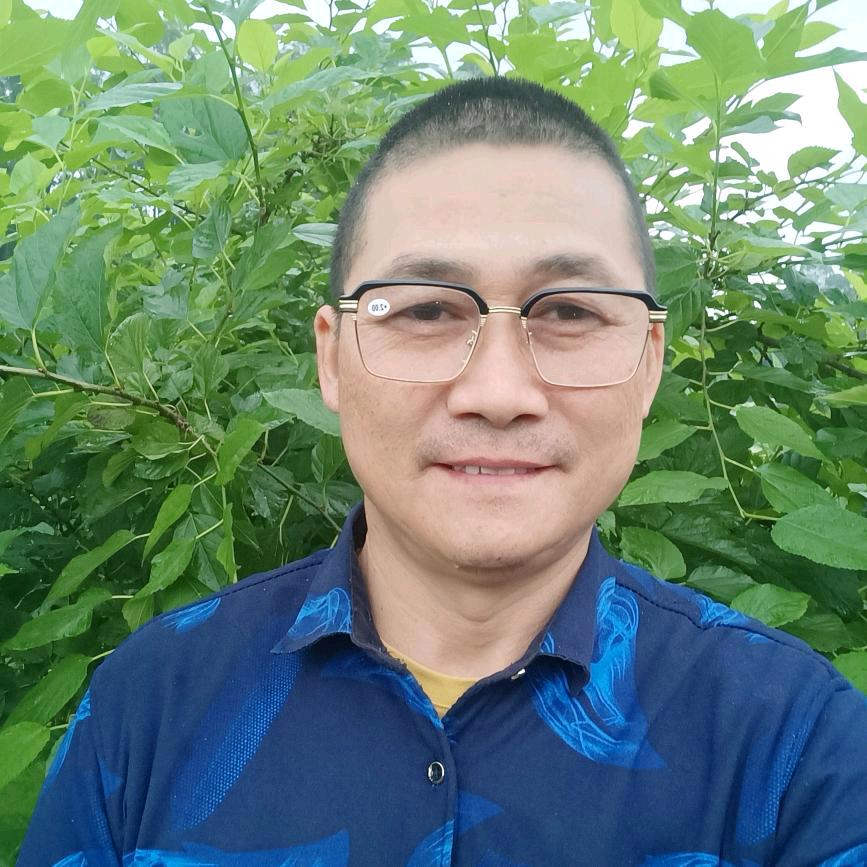 首瑜哥（护外唱歌）