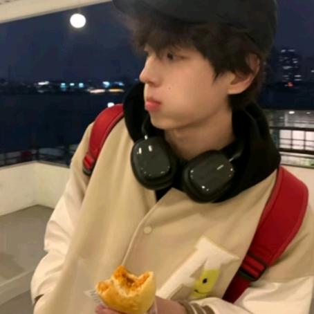 小李渴了喝可乐