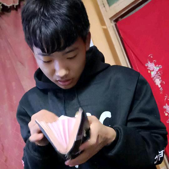 开开心心。