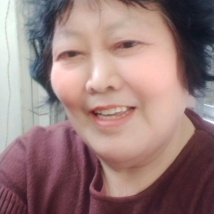 荣英
