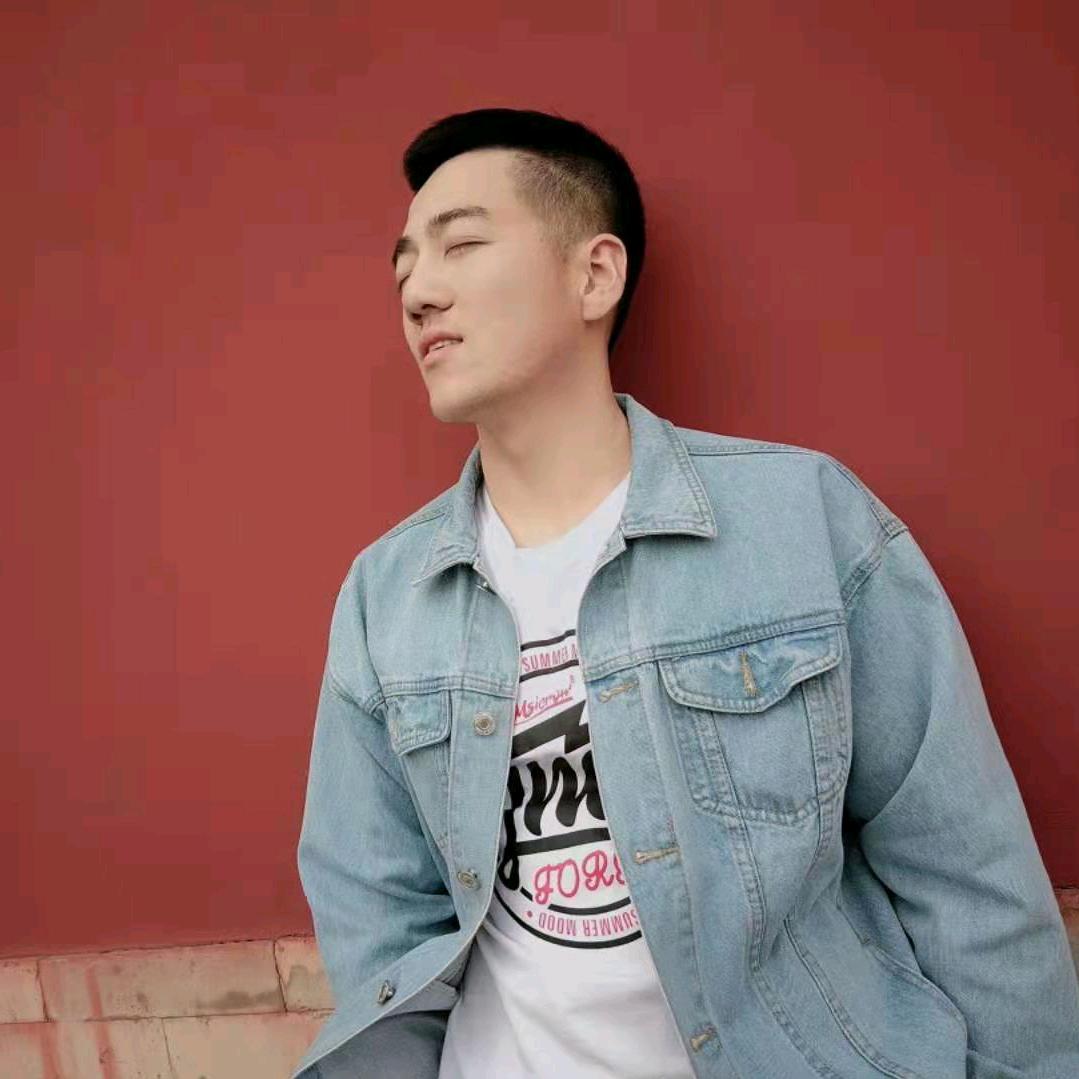 江龙.