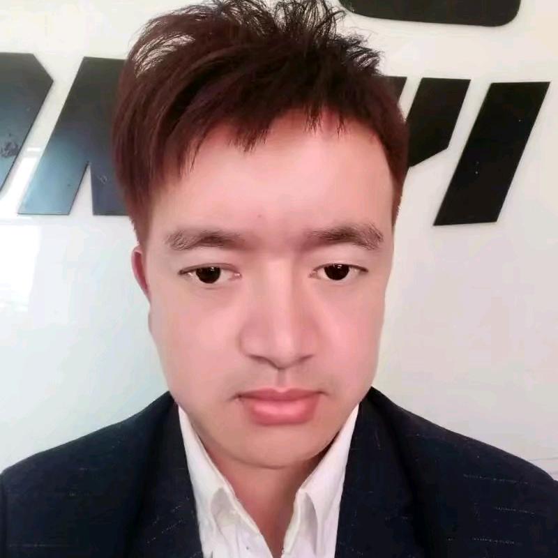 白色衬衫