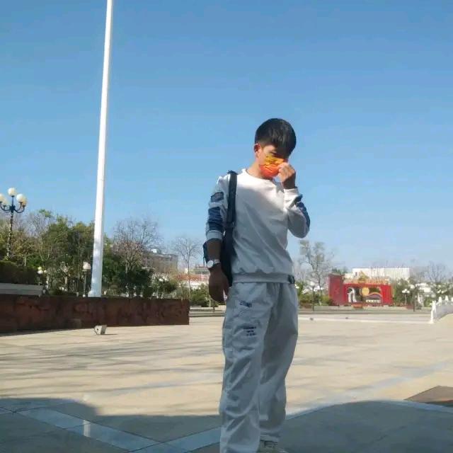 小起很芒